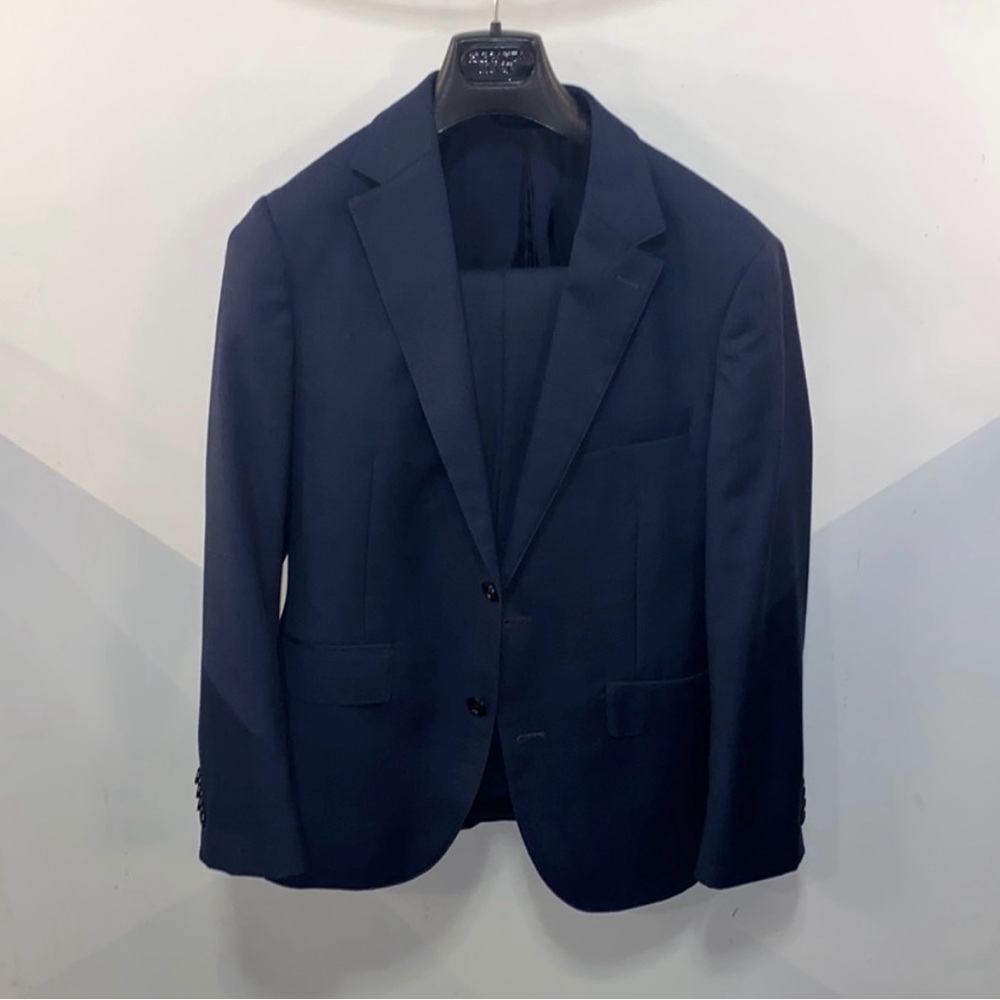 Navy Bonobos suit. 36R slim fit jacket with 30 waist pants. No rips or tears.